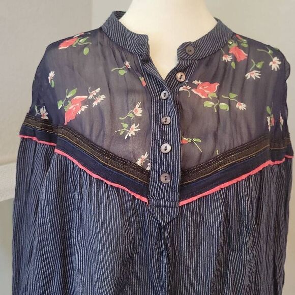 Free People Blue Long Sleeves Button Up Tunic Blouse size M - Picture 3 of 8